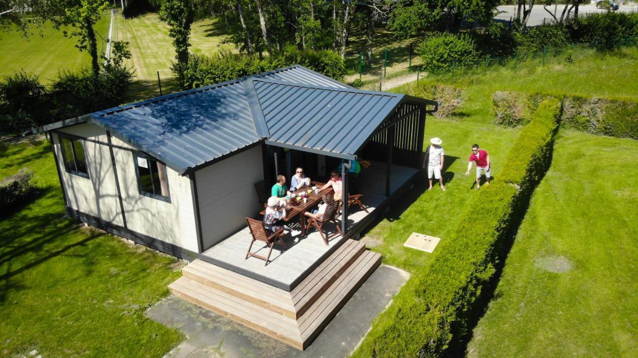 Camping Des Loisirs Evron Hotel Esterno foto